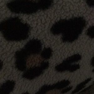 Meet your Posher, Yolisia